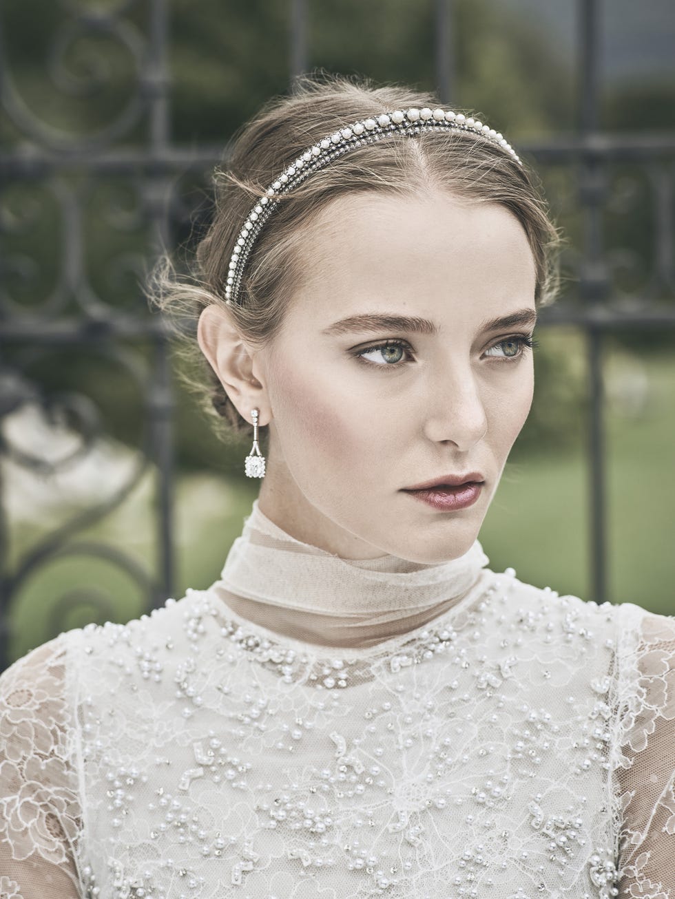 Clothing, Head, Ear, Lip, Hairstyle, Skin, Forehead, Eyebrow, Eyelash, Style, 