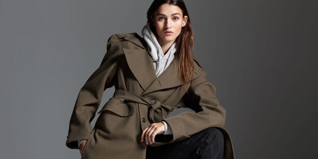 Brown, Sleeve, Human body, Shoulder, Textile, Collar, Joint, Outerwear, Khaki, Jacket, 