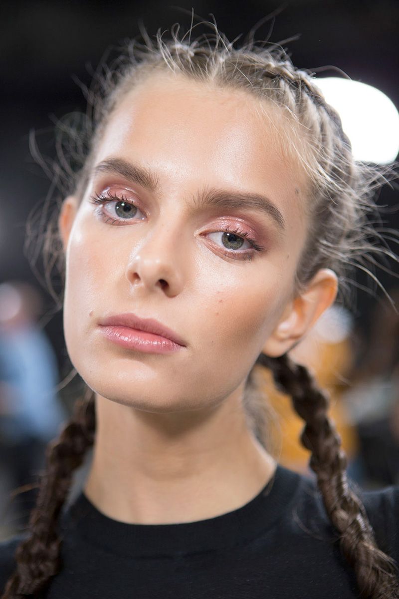 The Best Beauty Looks at Paris Fashion Week Spring 2017 - Runway Hair and  Makeup Spring 2017