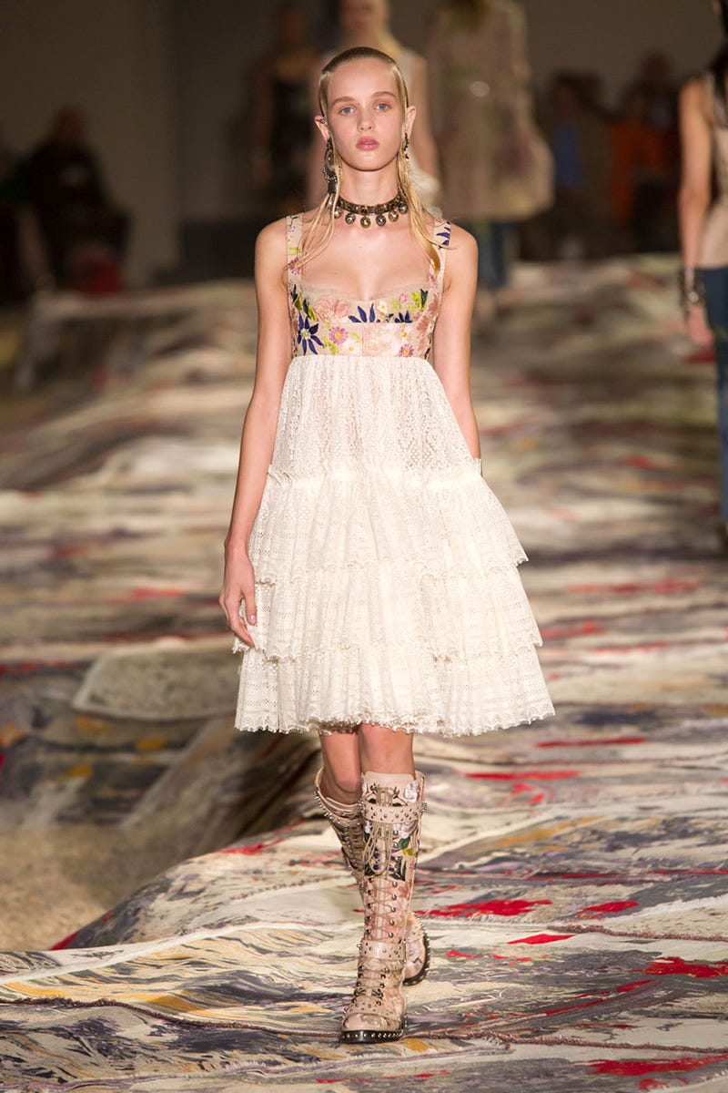 Human, Leg, Human body, Shoulder, Dress, Textile, Joint, Style, Fashion show, Fashion model, 