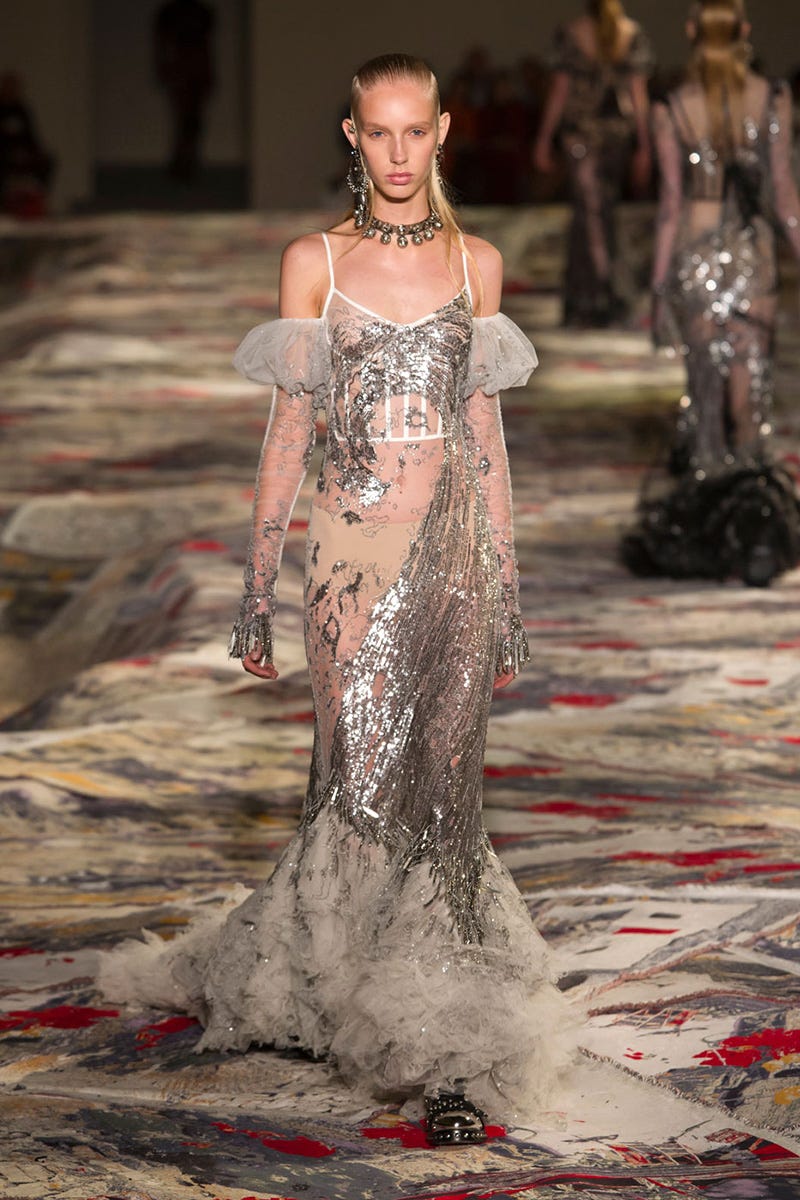 Human, Dress, Style, Fashion, Gown, Beauty, Fashion model, Haute couture, Jewellery, Fashion show, 