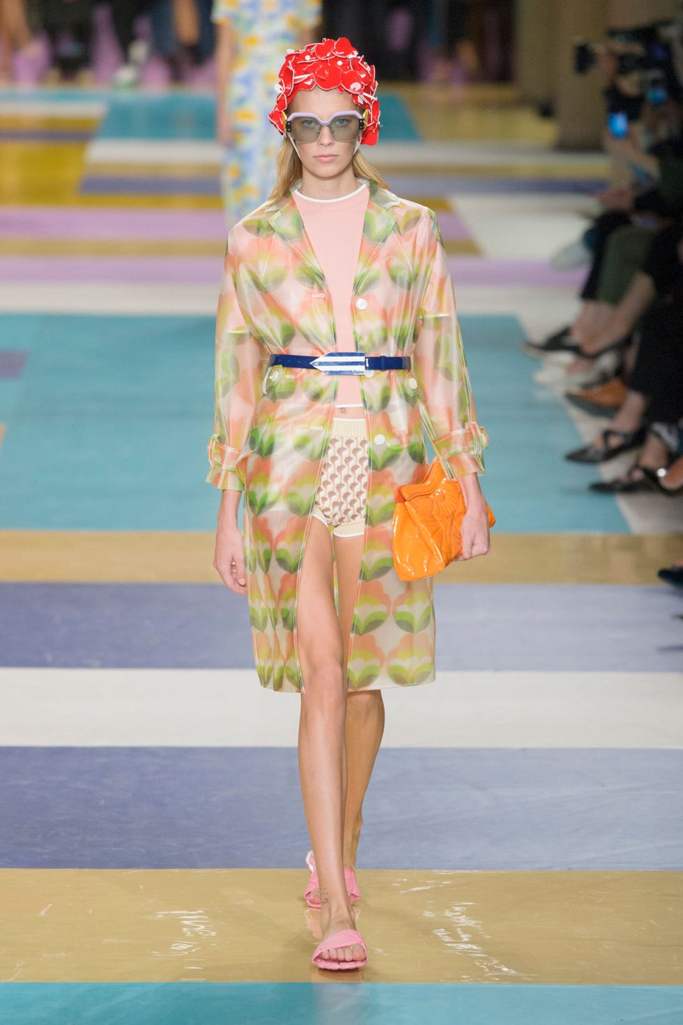 Clothing, Yellow, Fashion show, Shoulder, Joint, Outerwear, Human leg, Runway, Style, Summer, Clothing, Yellow, Fashion show, Shoulder, Joint, Outerwear, Human leg, Runway, Style, Summer,