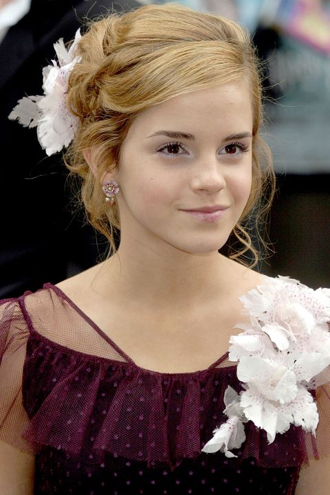 <p>A flower pin to match her dress in 2004.</p>
