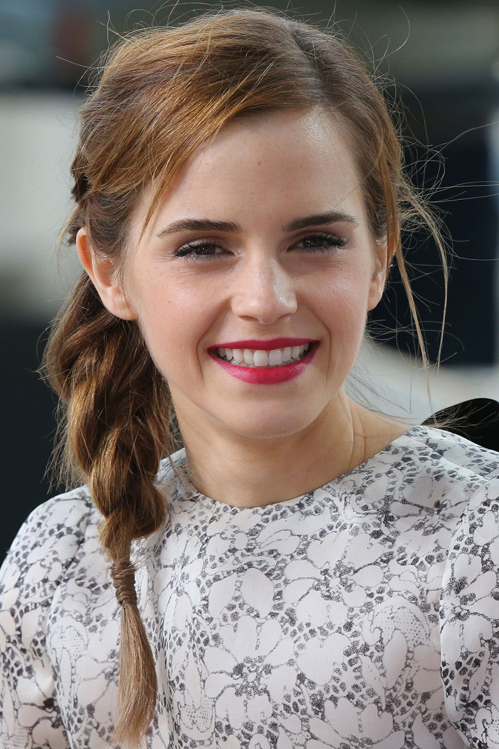 Emma Watsons Best Hairstyles Emma Watson Haircuts And Hair Color