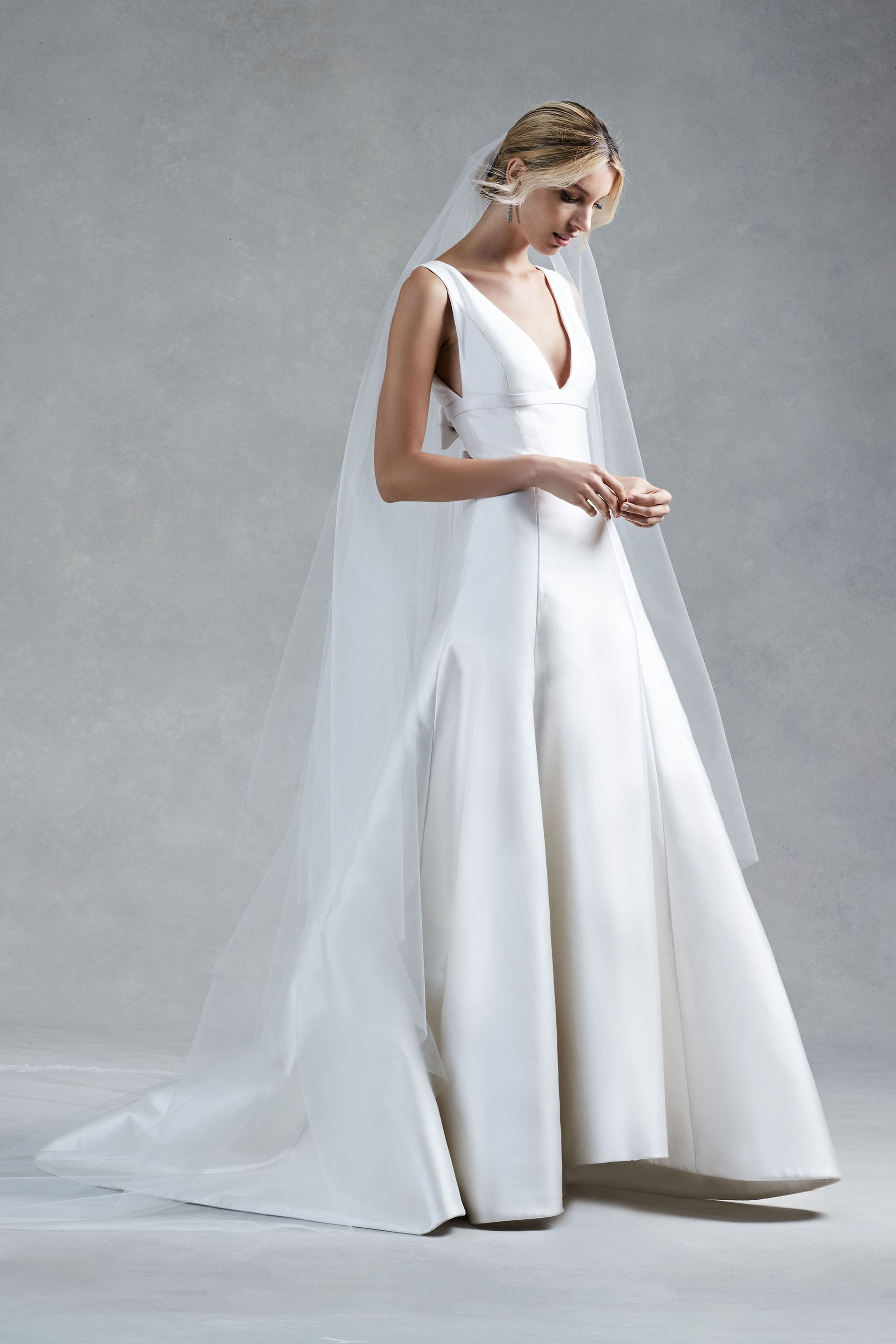 Oscar de la 2024 renta white gown