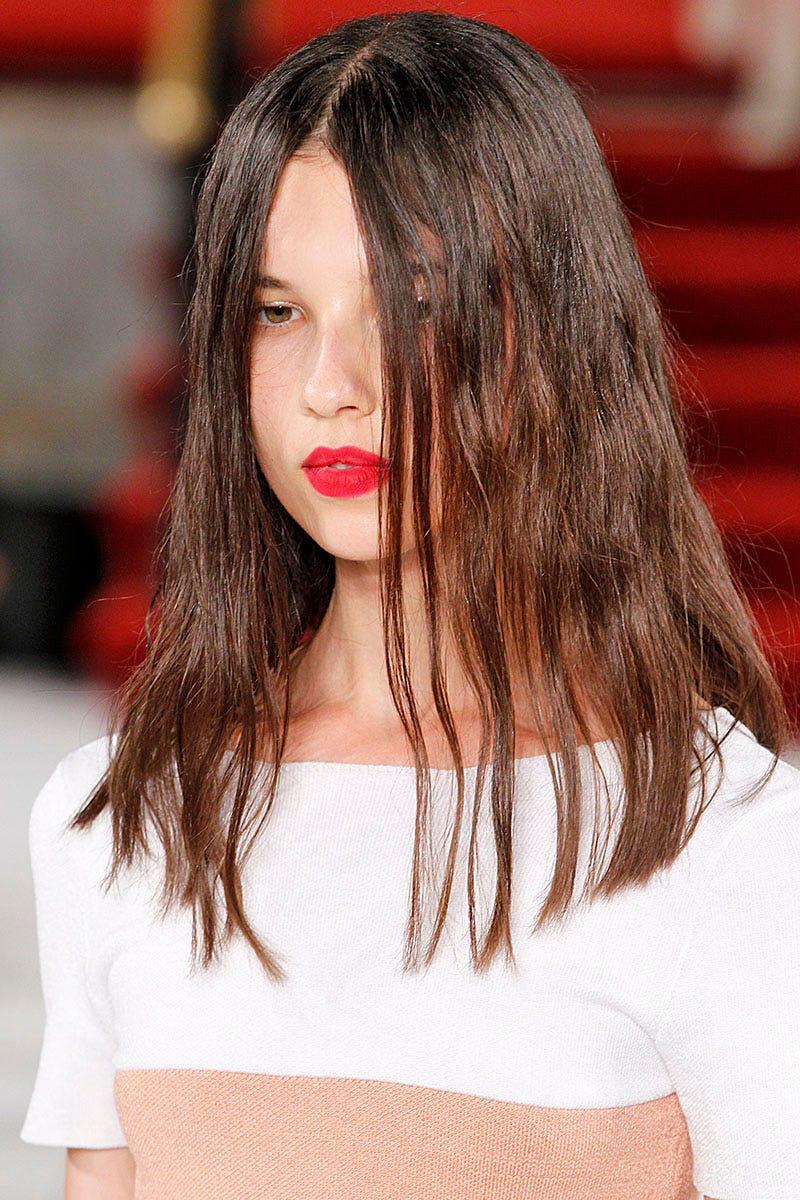 Lip, Hairstyle, Shoulder, Joint, Eyelash, Style, Beauty, Long hair, Chest, Step cutting, Lip, Hairstyle, Shoulder, Joint, Eyelash, Style, Beauty, Long hair, Chest, Step cutting,
