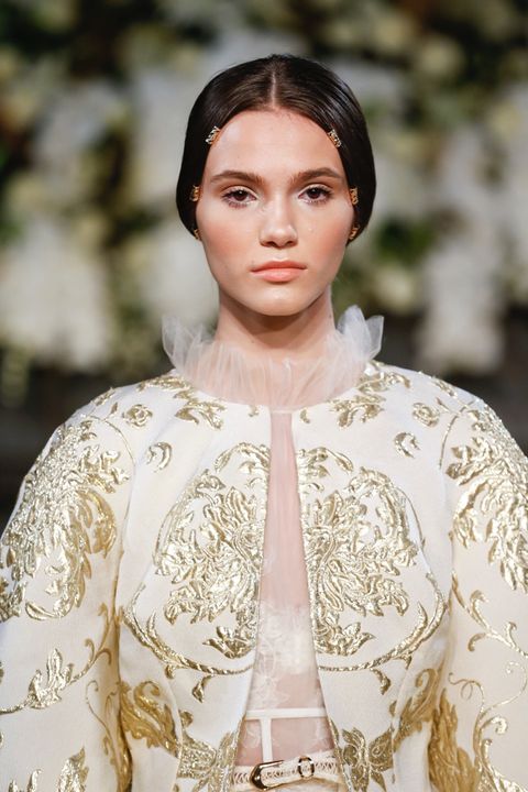 13 Beauty Looks to Try from the Bridal Fall 2017 Runways