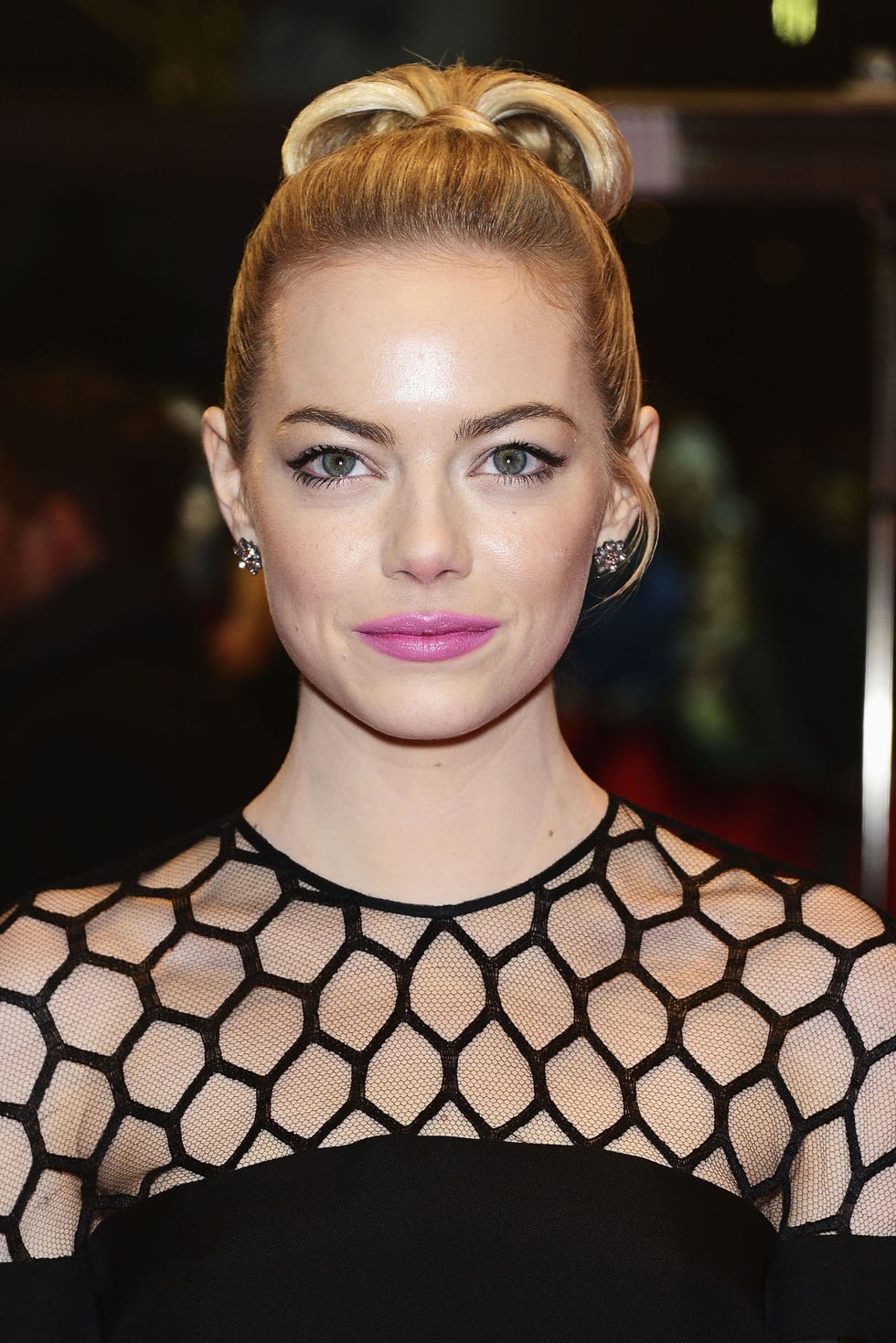 Hair, Face, Eyebrow, Hairstyle, Beauty, Lip, Chin, Blond, Fashion, Forehead, 