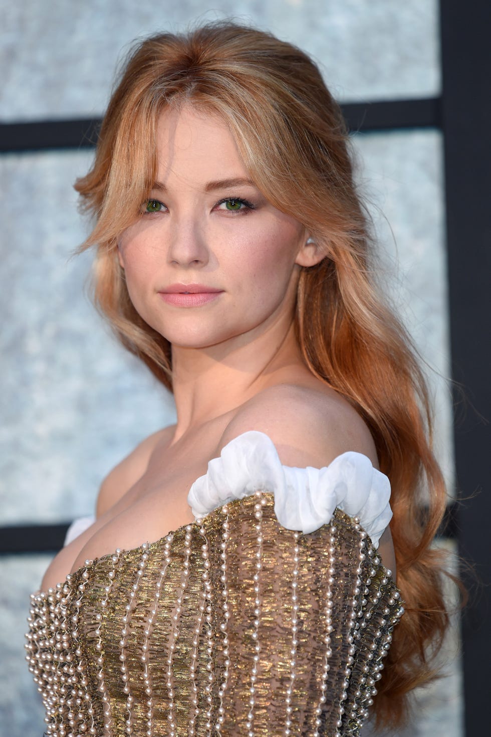 Hair, Hairstyle, Blond, Long hair, Beauty, Brown hair, Hair coloring, Fashion, Layered hair, Shoulder, 