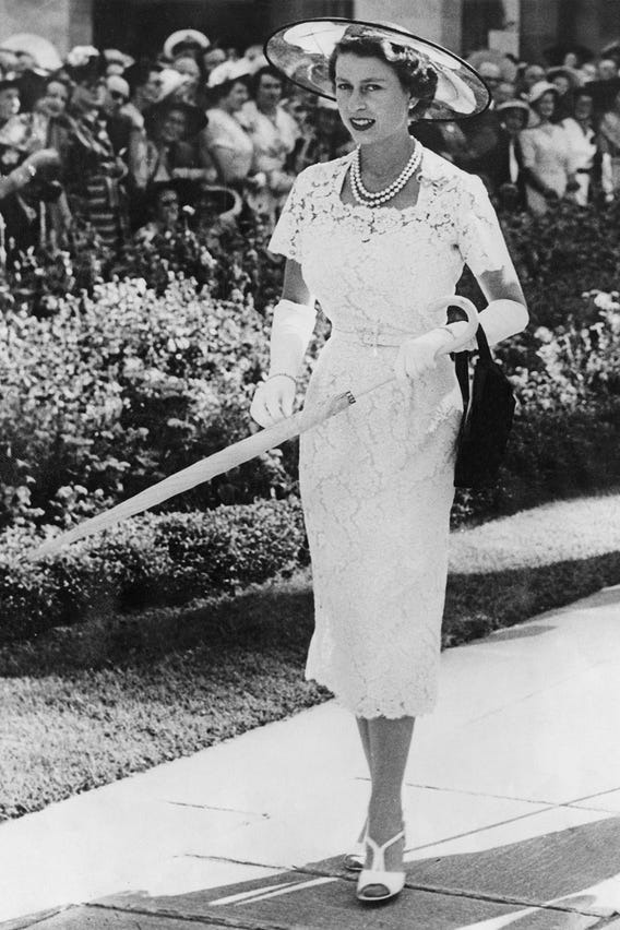 hbz-queen-elizabeth-1954-gettyimages-144702643.jpg?crop=1.0xw:1xh;center,top&resize=568:*