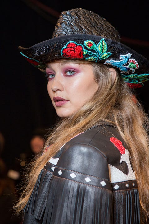Burgundy Eyes <p>Gigi Hadid wears a pop of burgundy eyeshadow all around her eyes at the spring 2019 Anna Sui runway show.</p>