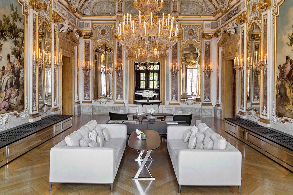 Interior design, Room, Property, Ceiling, Building, Furniture, Palace, Table, Chandelier, Living room, 