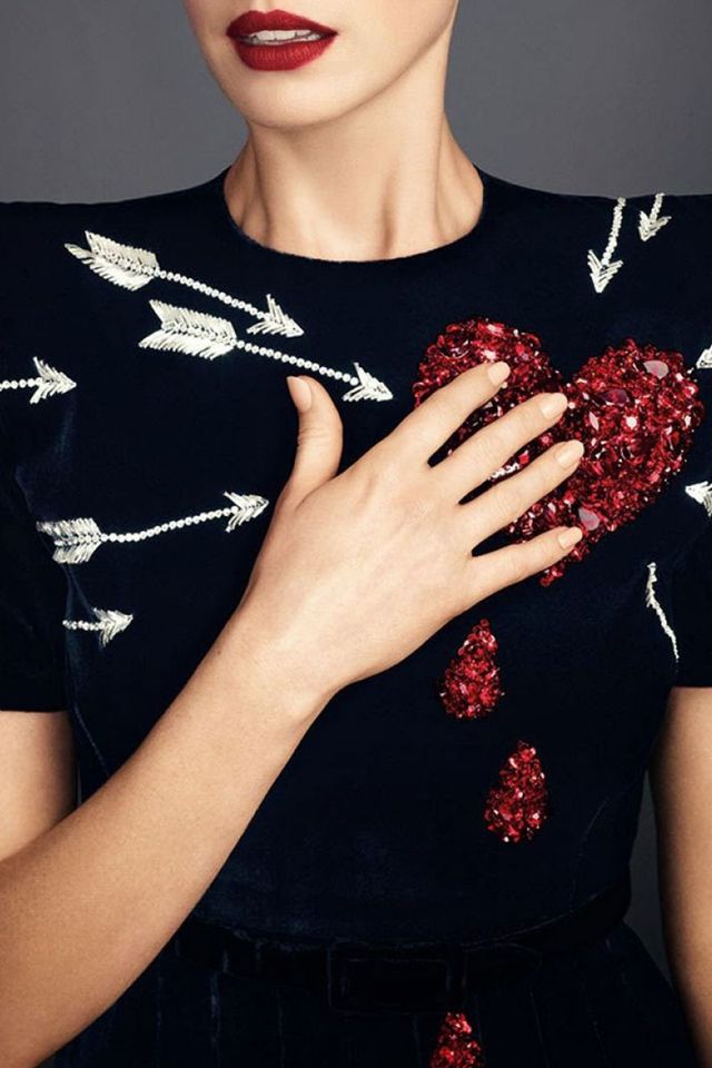 Finger, Red, Carmine, Fashion, Wrist, Nail, Fruit, Gesture, Fashion design, Strawberries, 