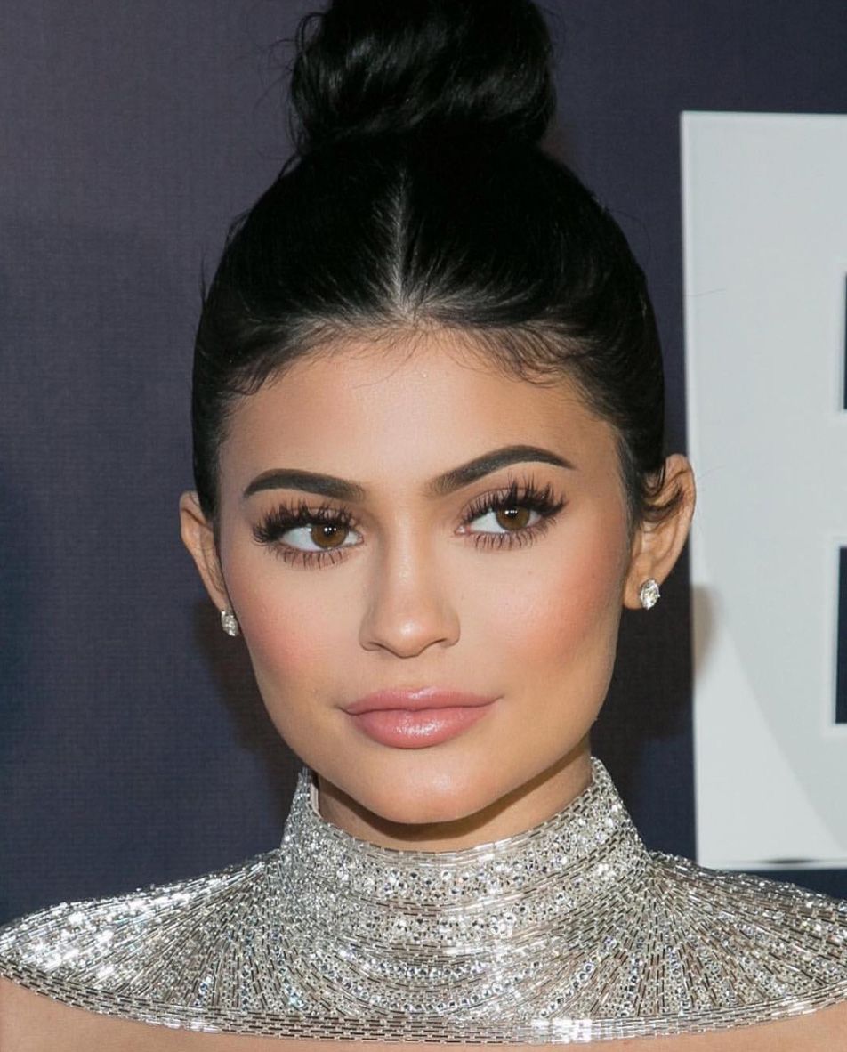 Kylie Jenner Lip Size - Kylie Jenner Lip Fillers At The Golden Globes