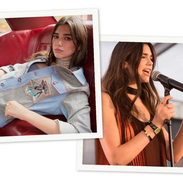 Microphone, Audio equipment, Human, Hand, Comfort, Singing, Music artist, Beauty, Song, Linens, 