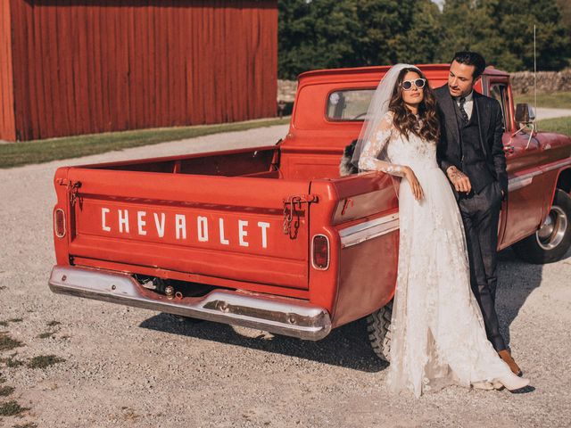 The Ultimate Barn Wedding Whitney Brown And Carlos Naude S