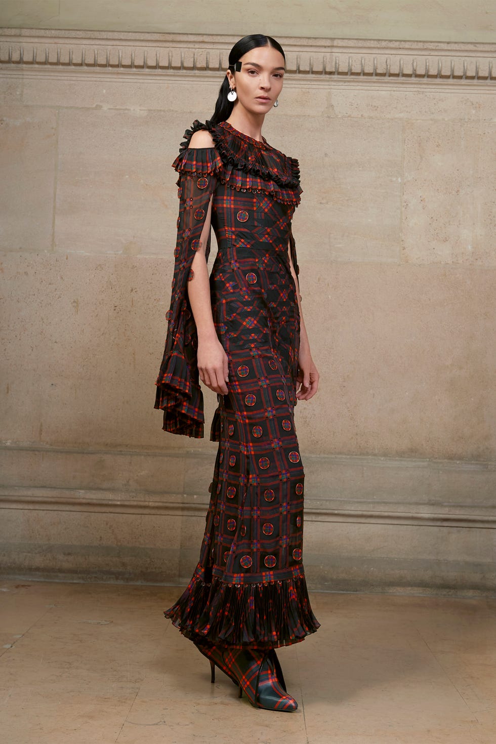 Clothing, Sleeve, Shoulder, Textile, Dress, Formal wear, One-piece garment, Pattern, Day dress, Fashion model, 