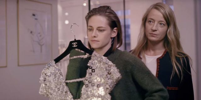 Review: Kristen Stewart Is Entrancing as a Haunted 'Personal Shopper' - The  New York Times