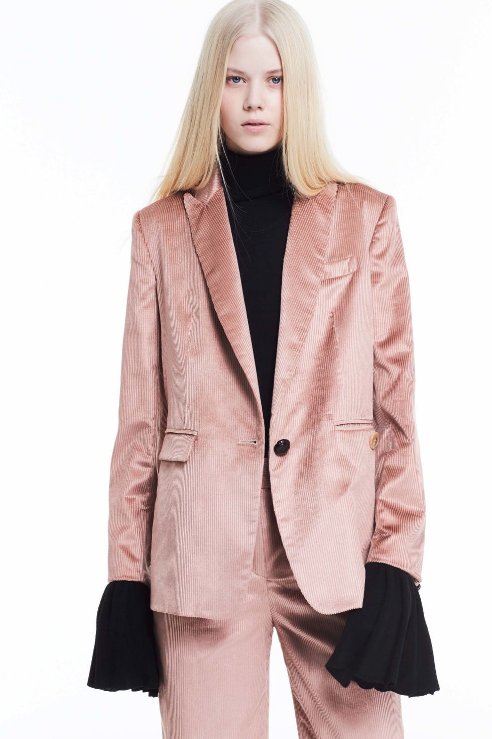 Clothing, Collar, Sleeve, Coat, Dress shirt, Textile, Outerwear, Style, Formal wear, Pocket, 