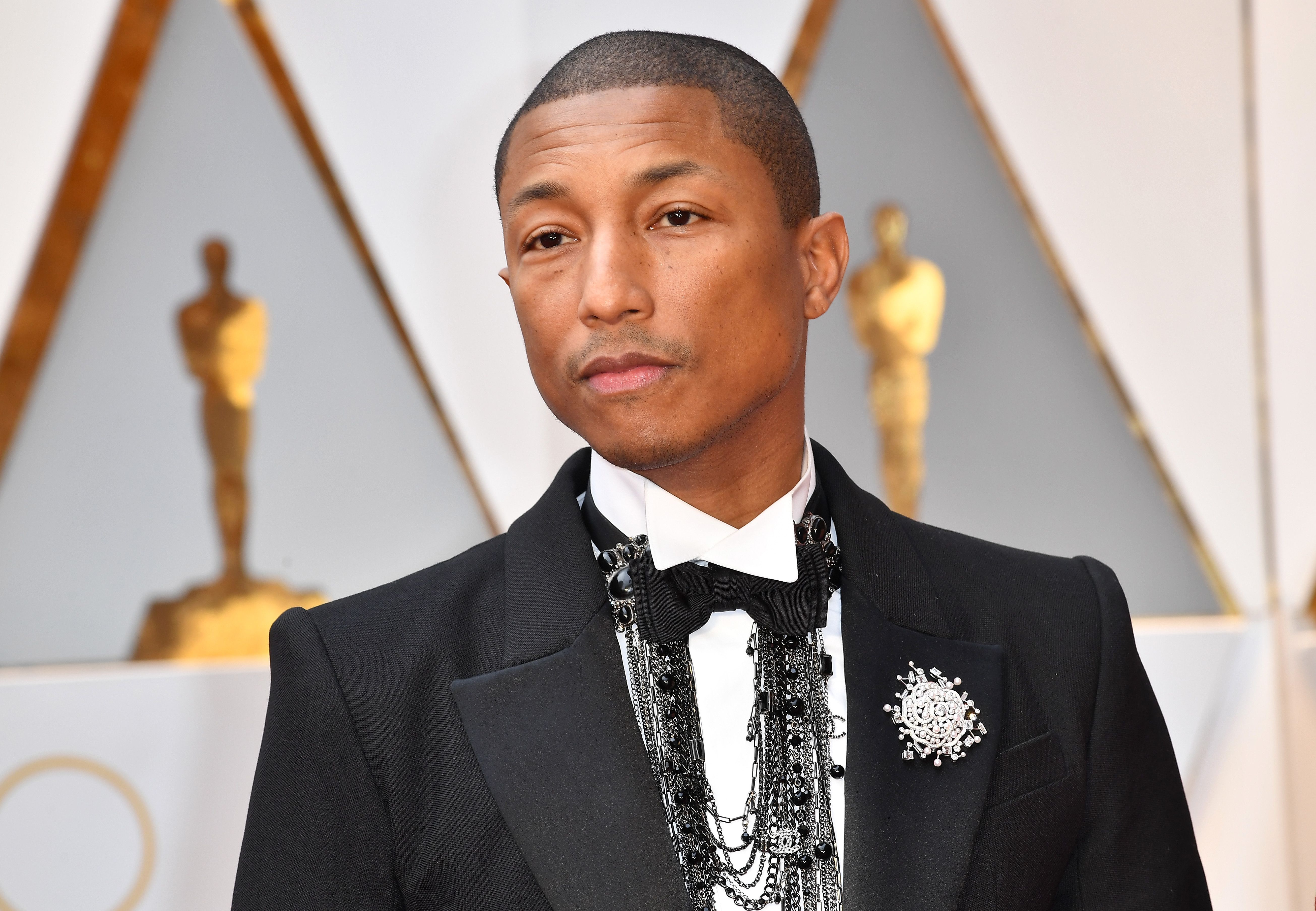 Pharrell Williams in Chanel Suit at Oscars 2017 Pharrell Williams Academy Awards Red Carpet 2017