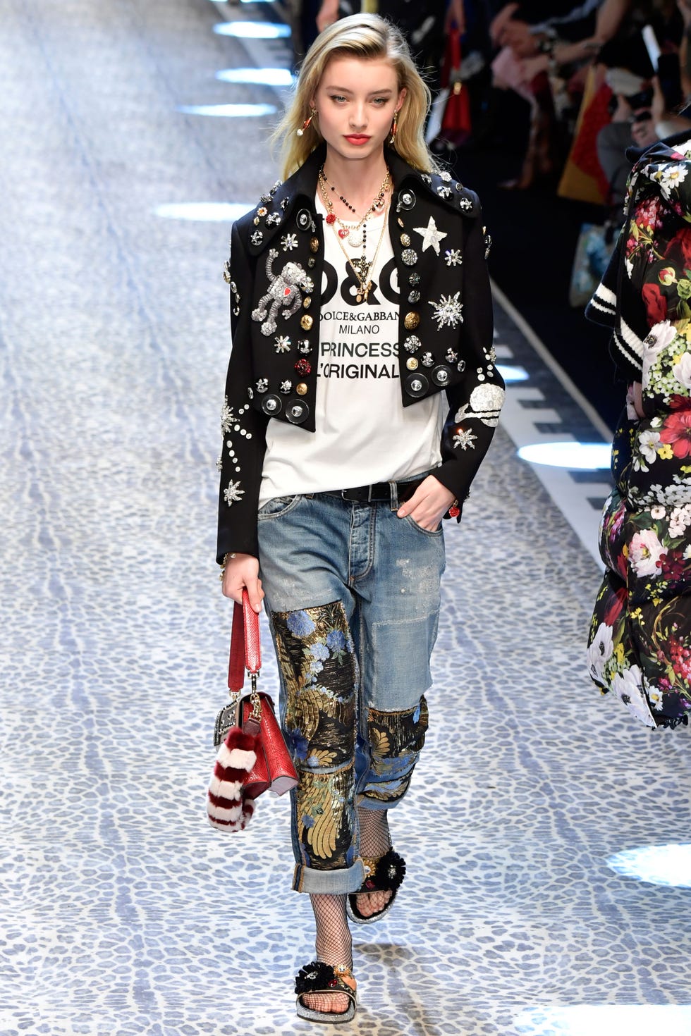 Clothing, Winter, Textile, Outerwear, Denim, Style, Street fashion, Fashion model, Fashion accessory, Fashion show, 