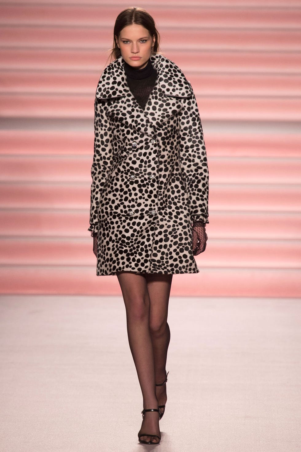 Clothing, Sleeve, Shoulder, Human leg, Dress, Fashion show, Joint, Red, Style, Fashion model, 