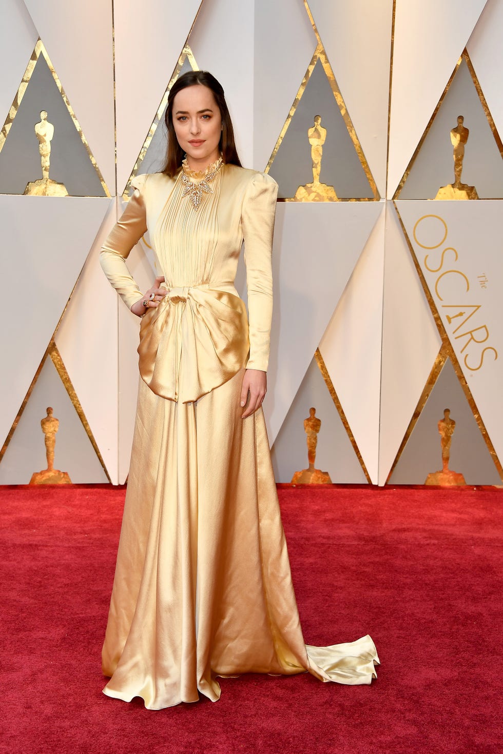 Human, Flooring, Textile, Carpet, Formal wear, Dress, Gown, Fashion, Maroon, Red carpet, 
