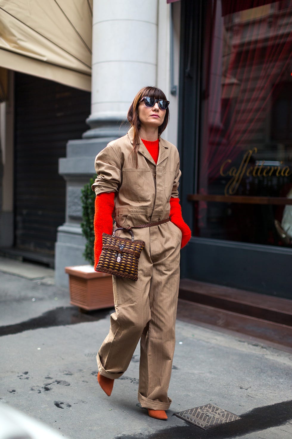 Trousers, Goggles, Bag, Outerwear, Style, Street fashion, Sunglasses, Khaki, Luggage and bags, Fashion accessory, 