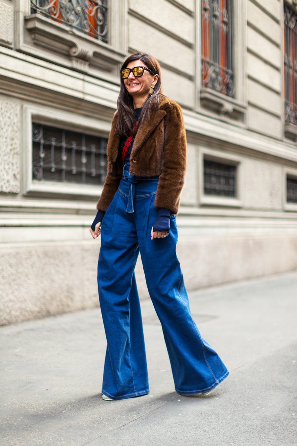 Window, Trousers, Denim, Textile, Bag, Outerwear, Style, Coat, Street fashion, Pocket, 