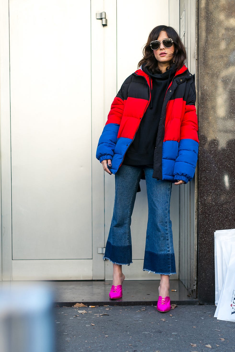Clothing, Blue, Trousers, Shoulder, Textile, Joint, Outerwear, Denim, Jacket, Street fashion, 