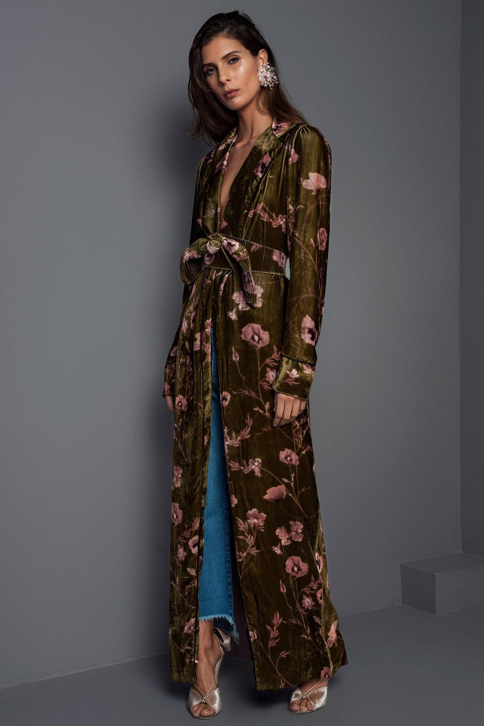 Clothing, Fashion model, Formal wear, Fashion, Sari, Dress, Sleeve, Outerwear, Silk, Fashion design, 