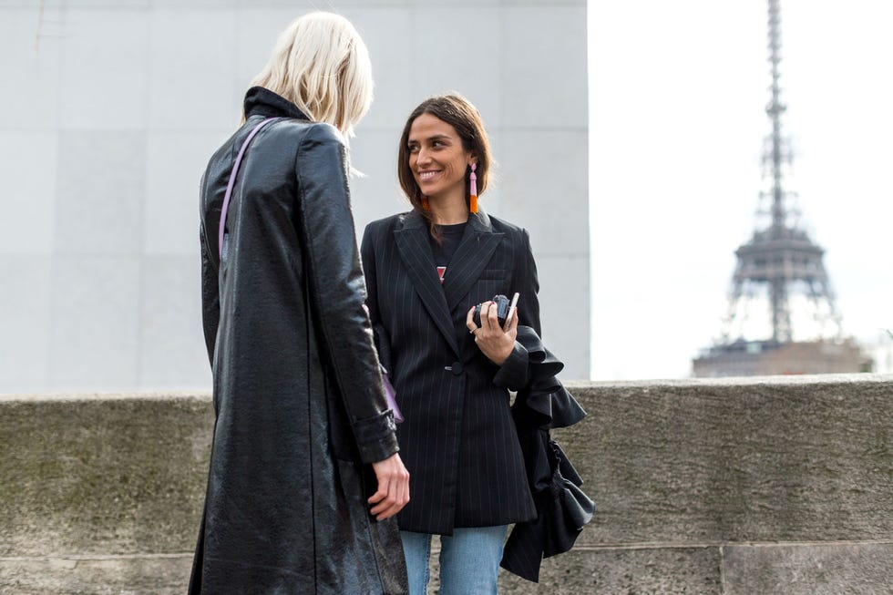 Street fashion, Clothing, Fashion, Outerwear, Snapshot, Coat, Photography, Overcoat, Trench coat, Street, 