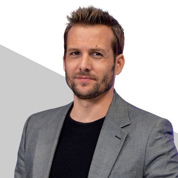 Hair, Facial hair, Chin, Hairstyle, Forehead, Beard, White-collar worker, Suit, Cheek, Neck, 