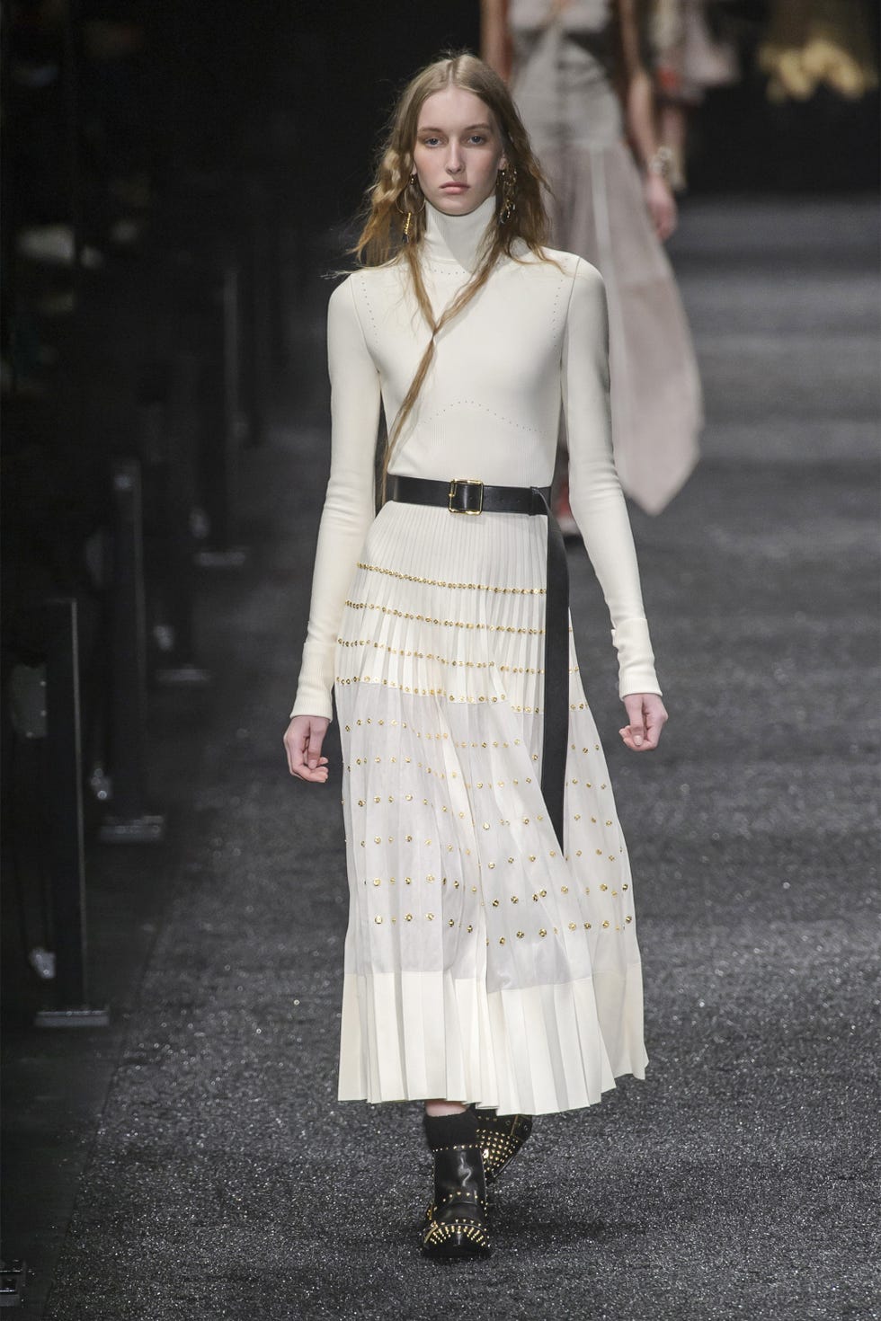 Dress, Style, Fashion model, Street fashion, Jewellery, Waist, Fashion, Fashion show, Youth, Model, 