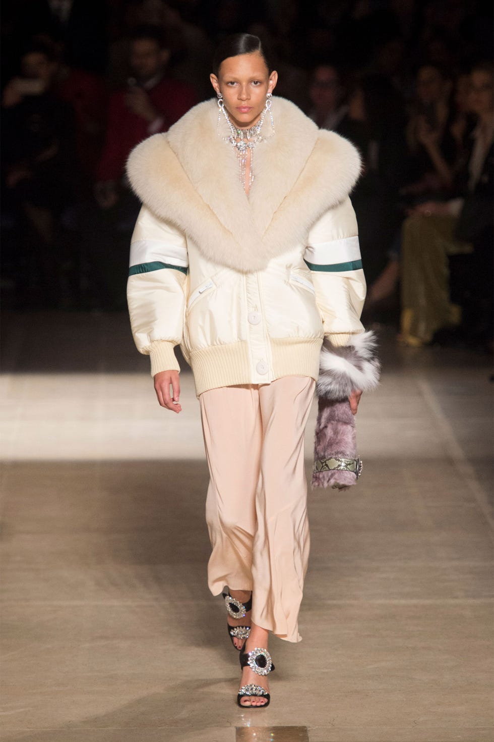Fashion, Fashion show, Fashion model, Runway, Clothing, Public event, Fur, Human, Event, Outerwear, Fashion, Fashion show, Fashion model, Runway, Clothing, Public event, Fur, Human, Event, Outerwear,