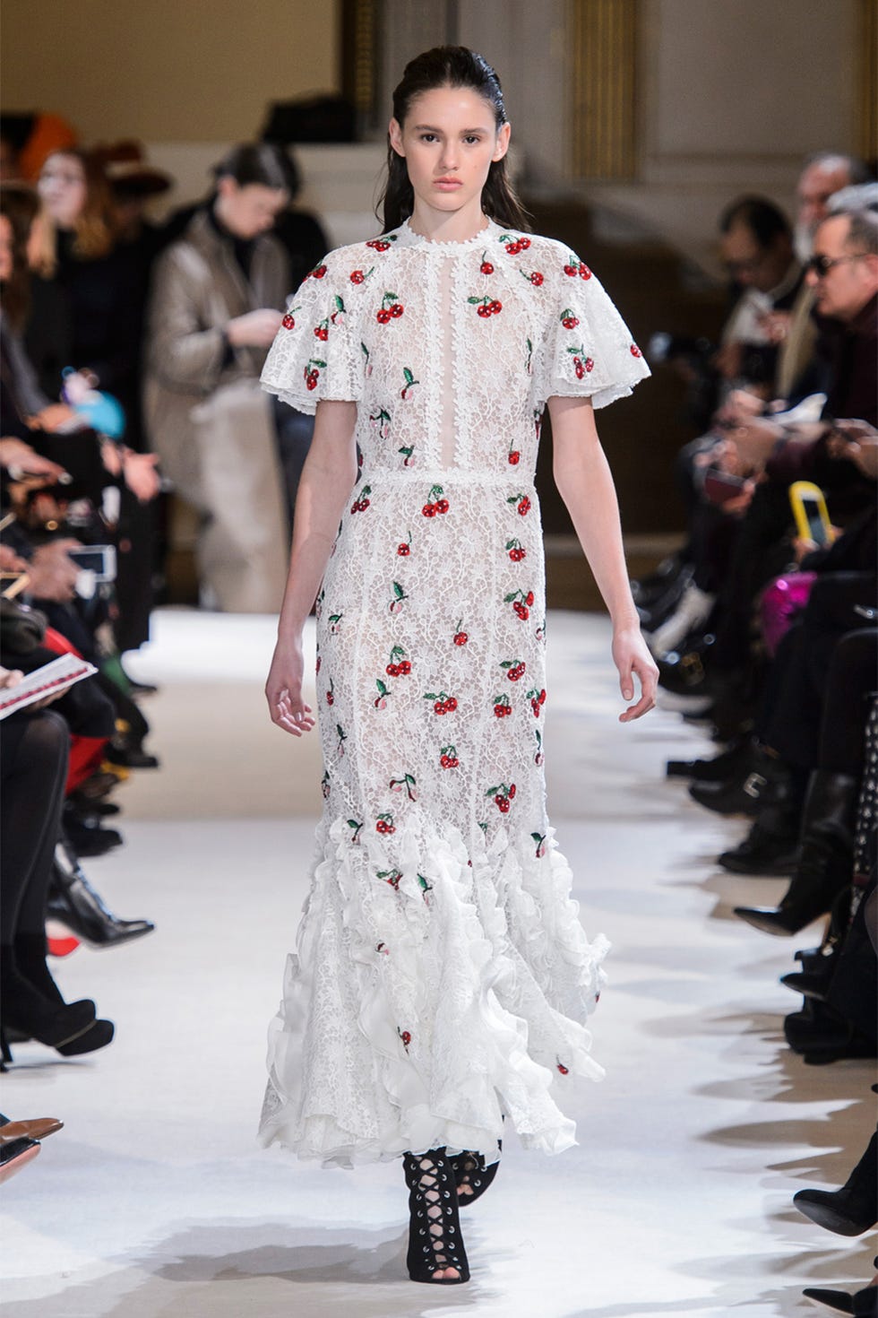 Fashion, Fashion model, Runway, Fashion show, Clothing, Haute couture, Dress, Fashion design, Event, Public event, 