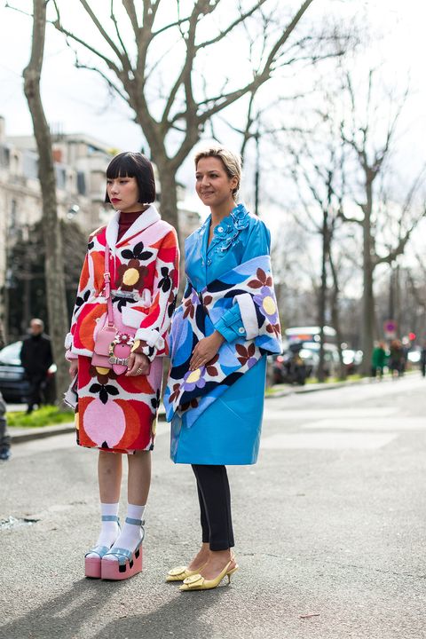 Street fashion, Street, Costume, Pedestrian, Spring, Kimono, Sandal, Robe, Pattern, 