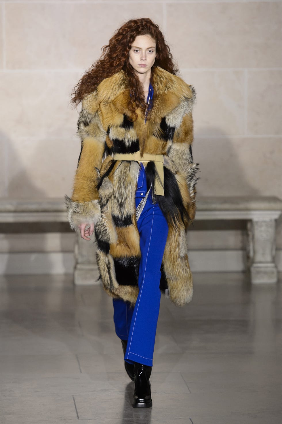 Fashion, Fashion model, Clothing, Fur, Runway, Fashion show, Fur clothing, Outerwear, Haute couture, Fashion design, Fashion, Fashion model, Clothing, Fur, Runway, Fashion show, Fur clothing, Outerwear, Haute couture, Fashion design,