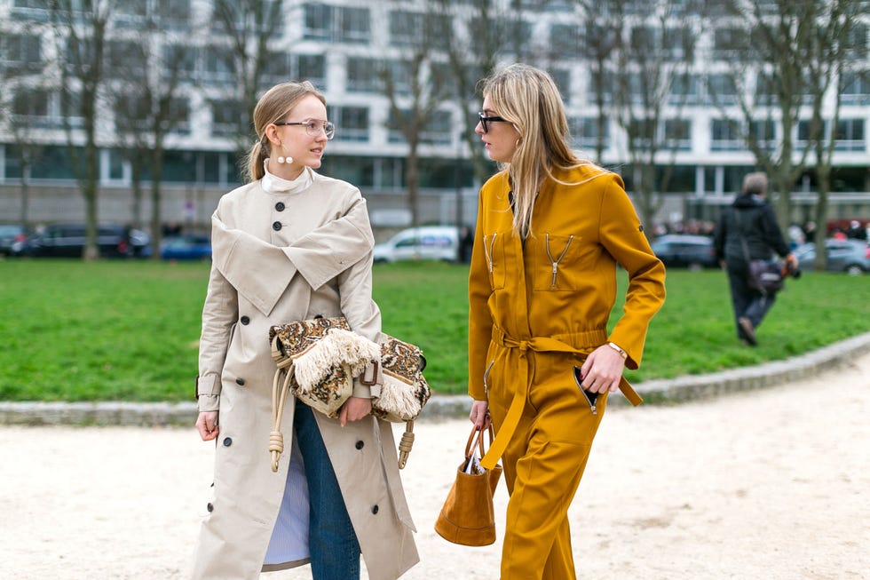 Coat, Bag, Outerwear, Street fashion, Luggage and bags, Fashion accessory, Fashion, Blazer, Beige, Blond, 