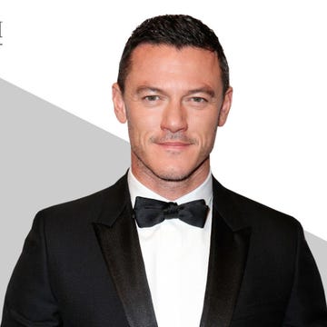 Suit, Formal wear, Tuxedo, White-collar worker, Forehead, Tie, Bow tie, Neck, Businessperson, 