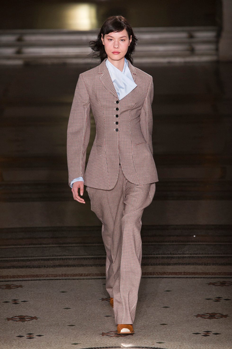 Fashion, Fashion show, Runway, Fashion model, Clothing, Suit, Pantsuit, Human, Outerwear, Formal wear, 