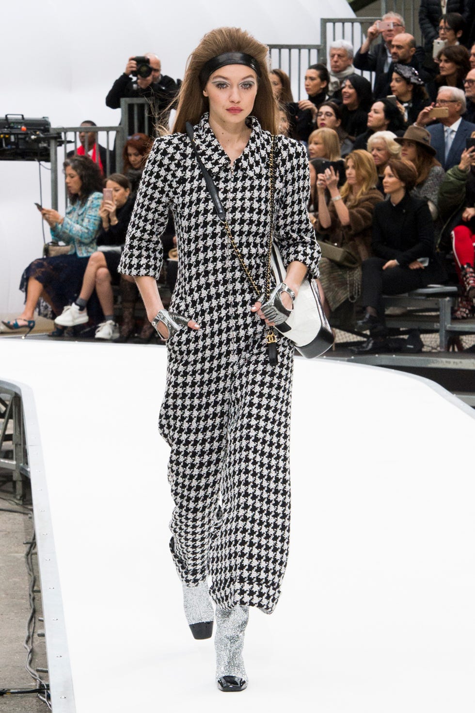Fashion, Fashion show, Fashion model, Runway, Clothing, Street fashion, Haute couture, Dress, Fashion design, Footwear, 