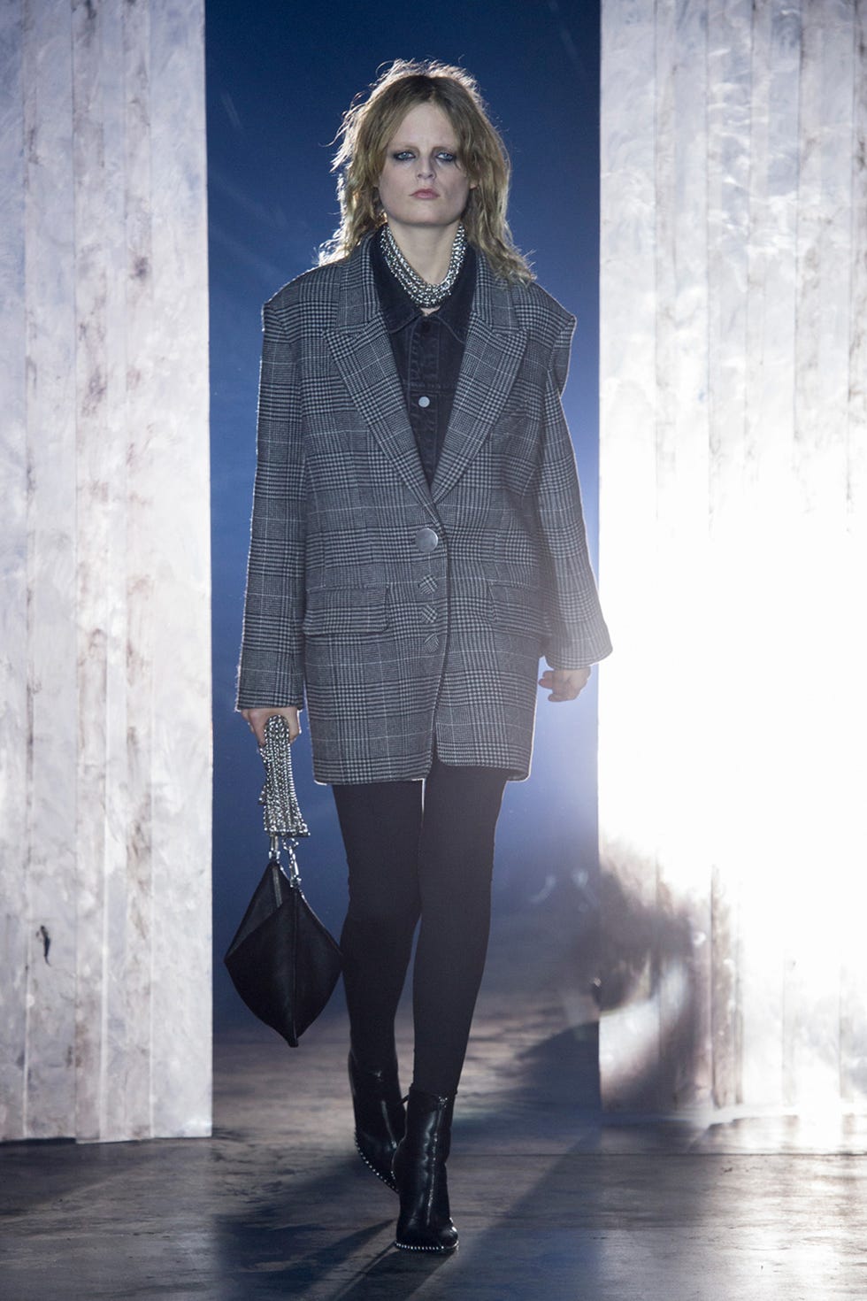 Fashion, Fashion model, Clothing, Runway, Fashion show, Blue, Outerwear, Electric blue, Human, Winter, 