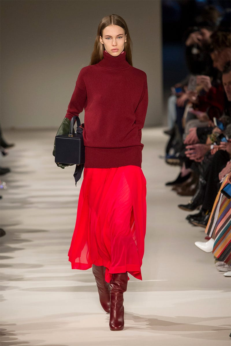 Brown, Shoulder, Joint, Outerwear, Red, Human leg, Style, Fashion show, Fashion model, Waist, 