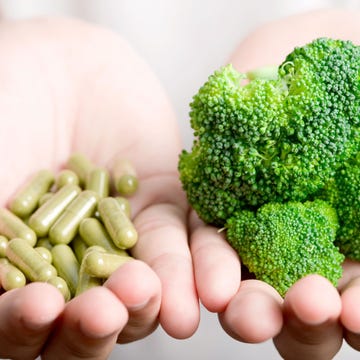Broccoli, Cruciferous vegetables, Vegetable, Hand, Plant, Food, Grass, Natural foods, Finger, Superfood, 