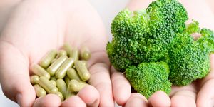 Broccoli, Cruciferous vegetables, Vegetable, Hand, Plant, Food, Grass, Natural foods, Finger, Superfood, 