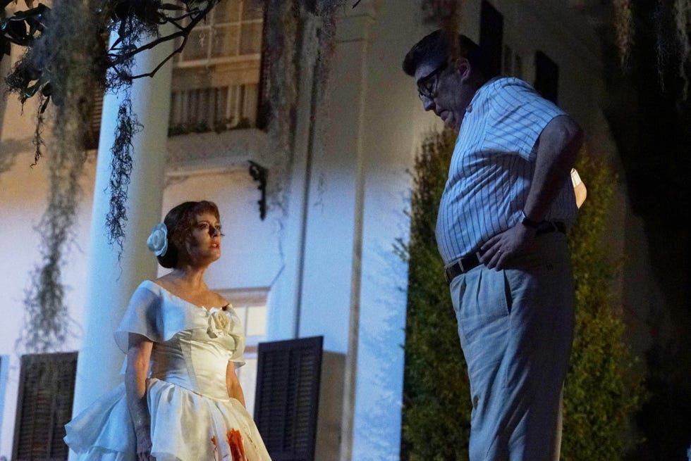Susan Sarandon and Alfred Molina in Feud: Bette and Joan