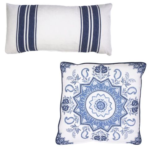 Throw pillow, Pillow, Cushion, Furniture, Textile, Porcelain, Pattern, Linens, Home accessories, Blue and white porcelain, 