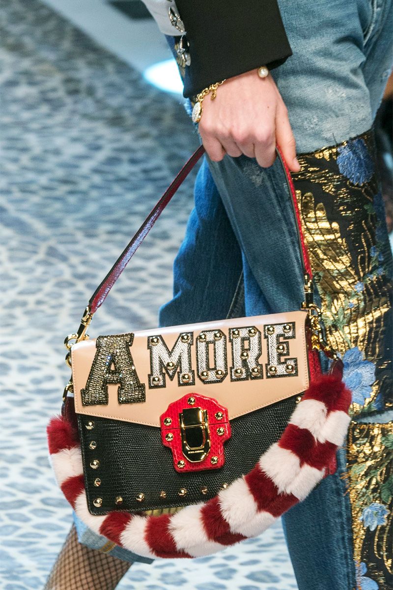 Trending on the streets this fall: box bags - LaiaMagazine