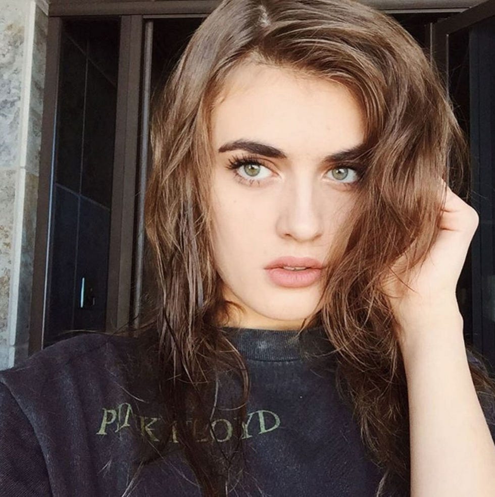 <p>The younger sister of Taylor Hill is poised to reach soaring heights just like her top model sis, thanks to those famous brows and piercing eyes.&nbsp;</p><p><a href="https://www.instagram.com/mackinley_hill/">@mackinley_hill</a></p>